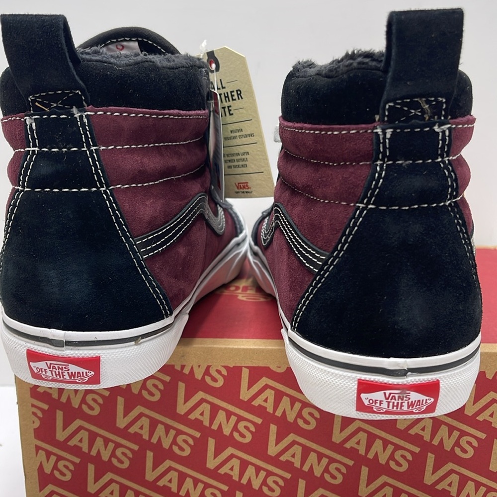 Vans Women’s Sk8-Hi Mte
(Mte) Port Royale/Black
VN0A4BV7XKZ
Boots Sneakers - Picture 13 of 16